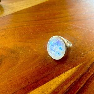 Beautiful moonstone sterling silver ring !